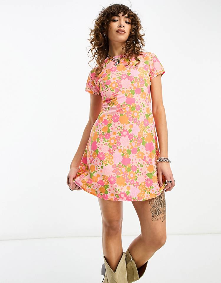 Reclaimed Vintage Inspired tea dress in 70s floral